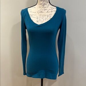 NWT Color Story Fitted Tshirtwith Long Sleeves